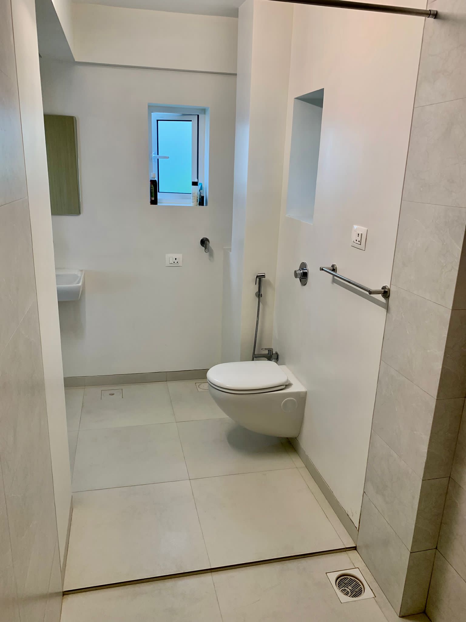 2 BHK Apartment for Rent in Pali Hill Mumbai