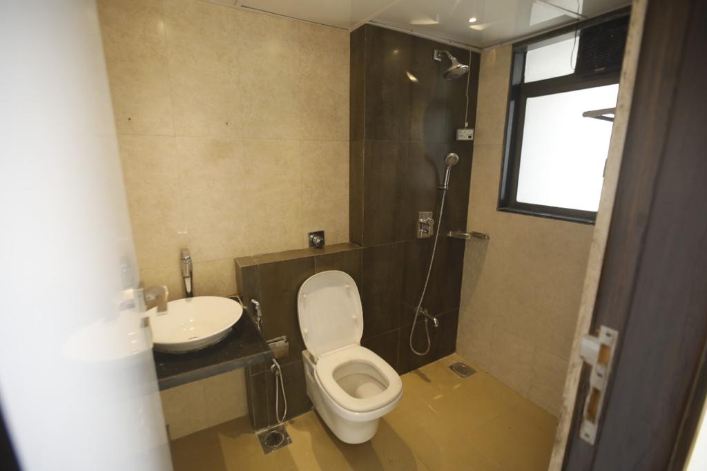 4 BHK Apartment for Sale in Santacruz West Mumbai