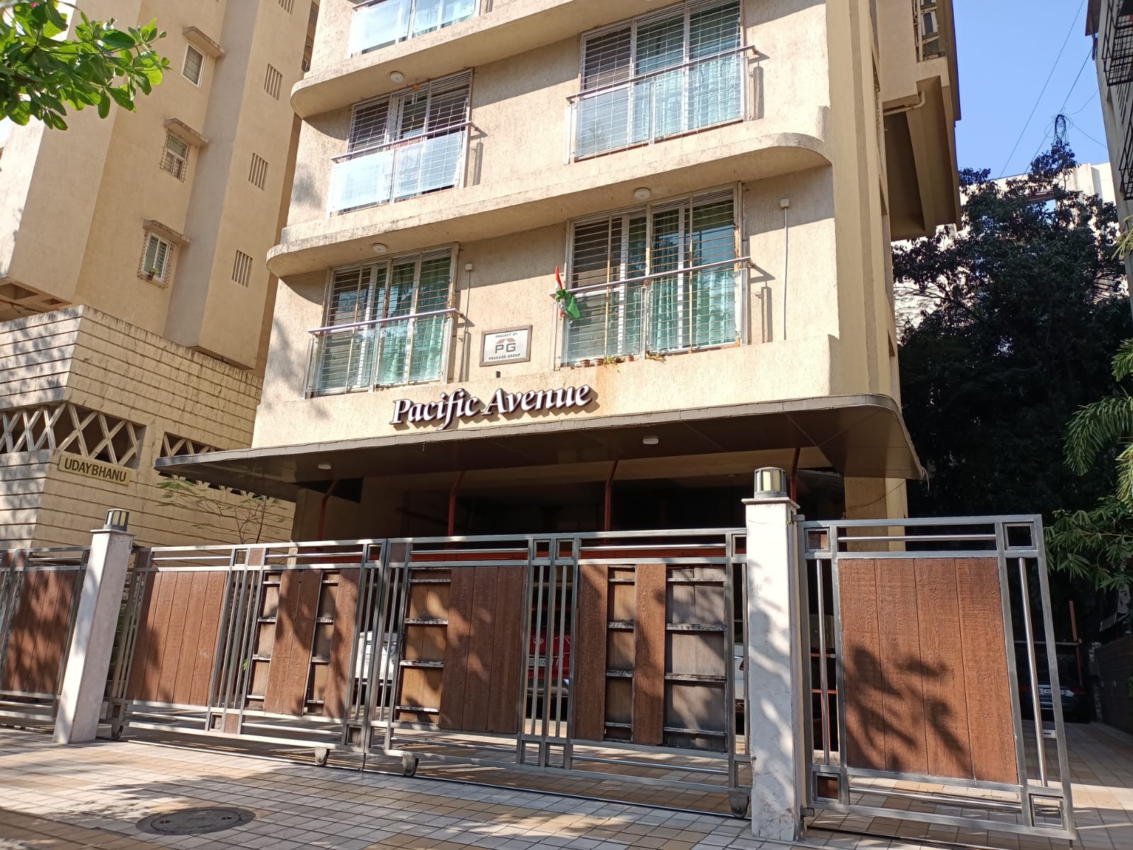 3 BHK Apartment for Sale in Off Linking Road Mumbai