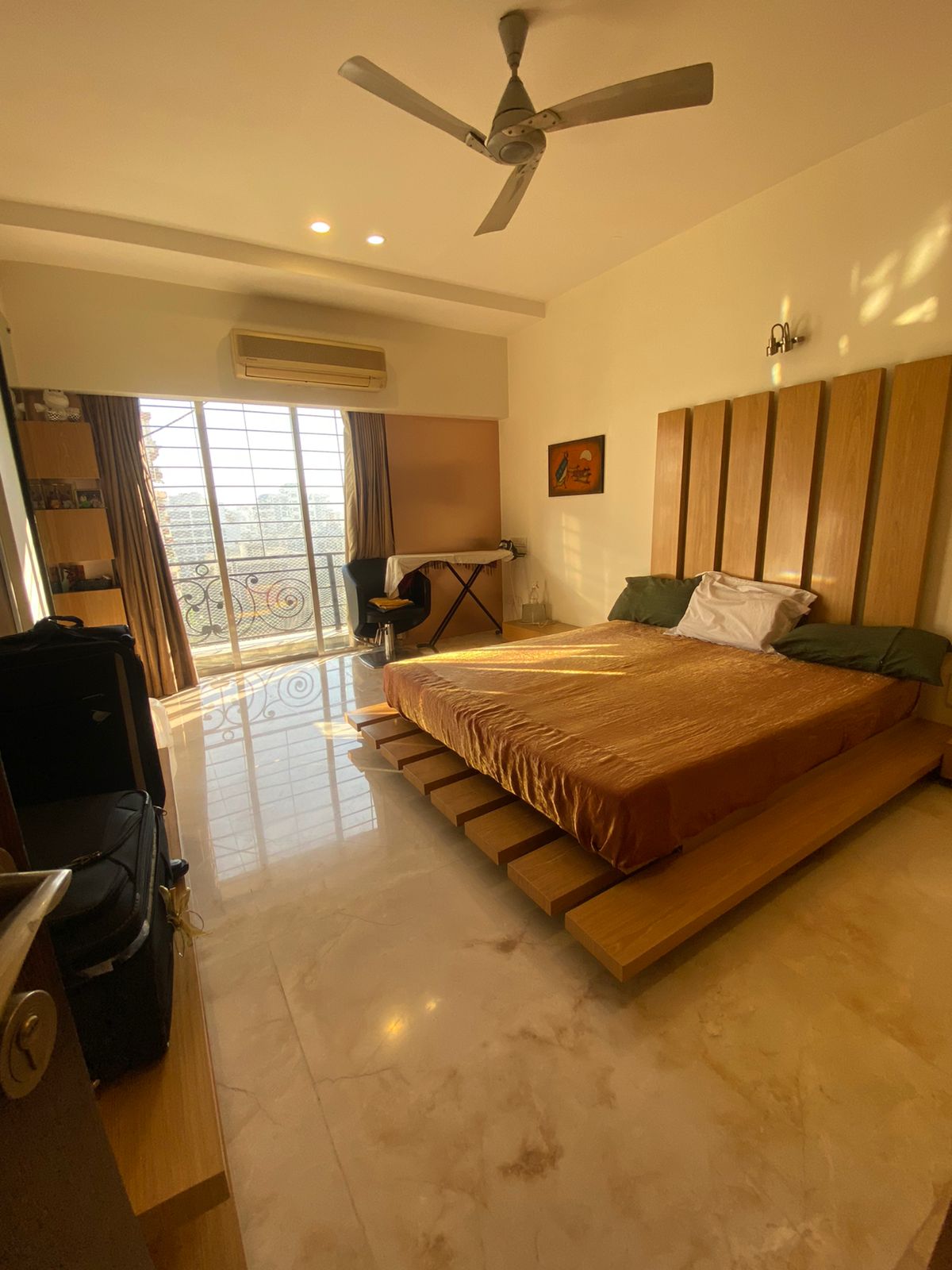 4 BHK Apartment for Sale in North Avenue Road Mumbai