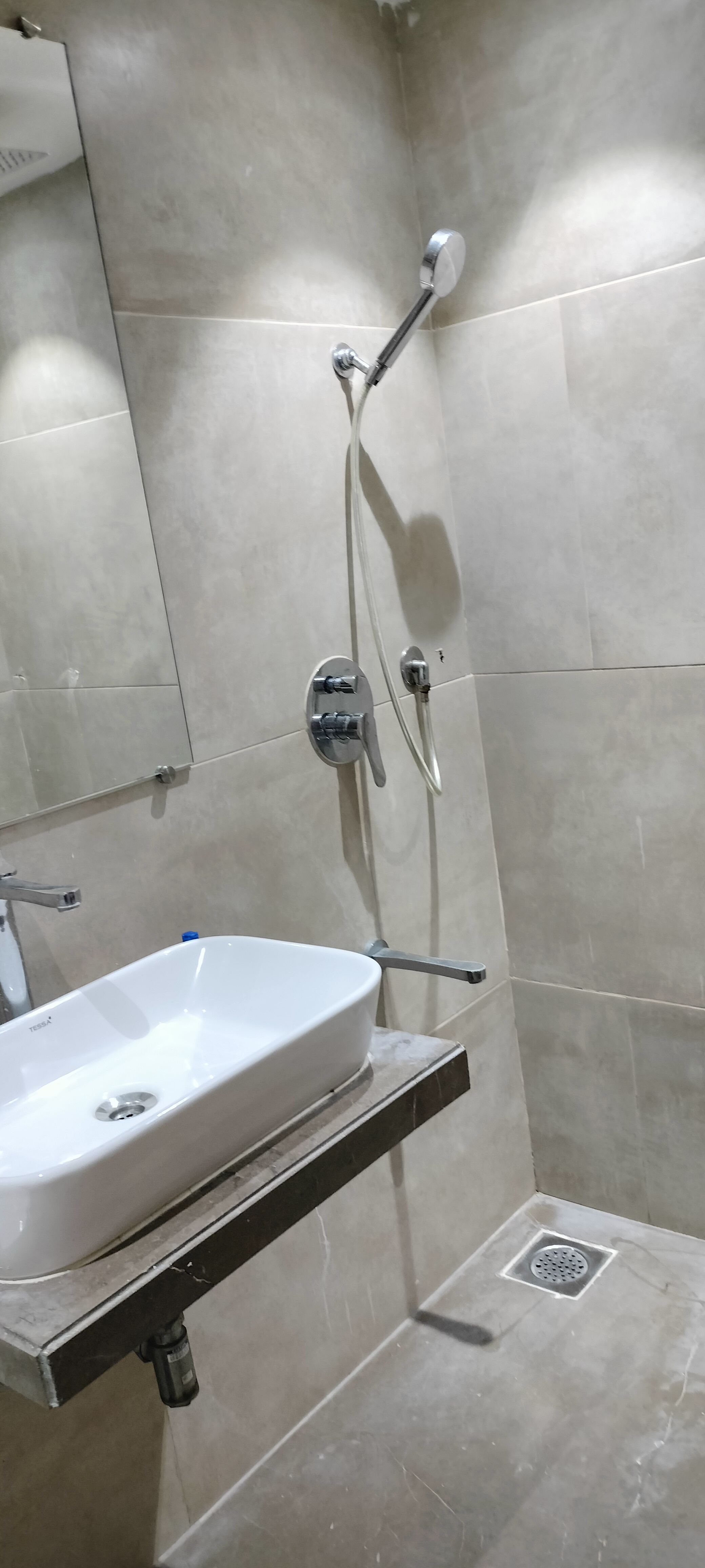 3 BHK Apartment for Rent in 16th Road Mumbai