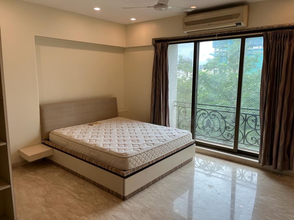 4 BHK Apartment for Rent in Khar West Mumbai