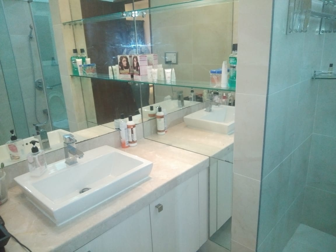 2 BHK Apartment for Rent in Band stand Mumbai