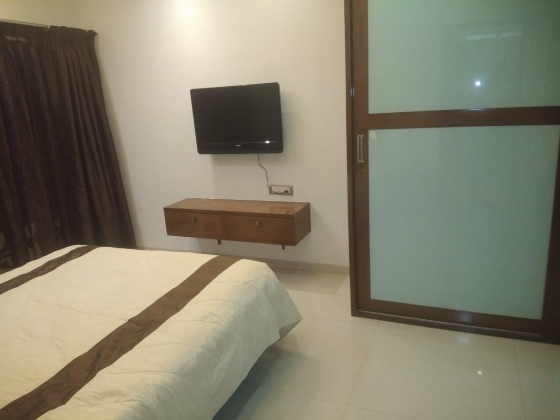 2 BHK Apartment for Rent in Band stand Mumbai