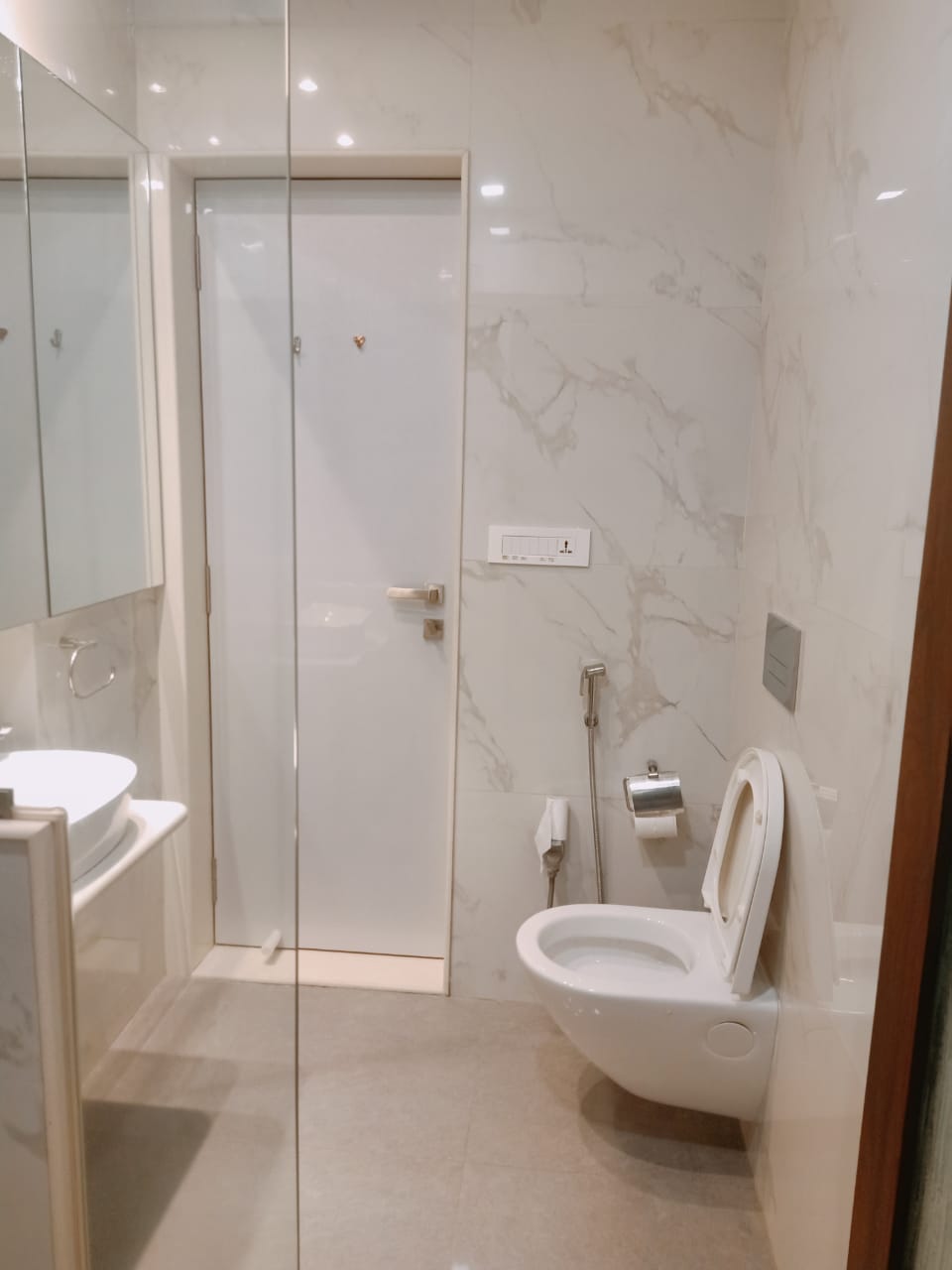2 BHK Apartment for Rent in Pali Hill Mumbai