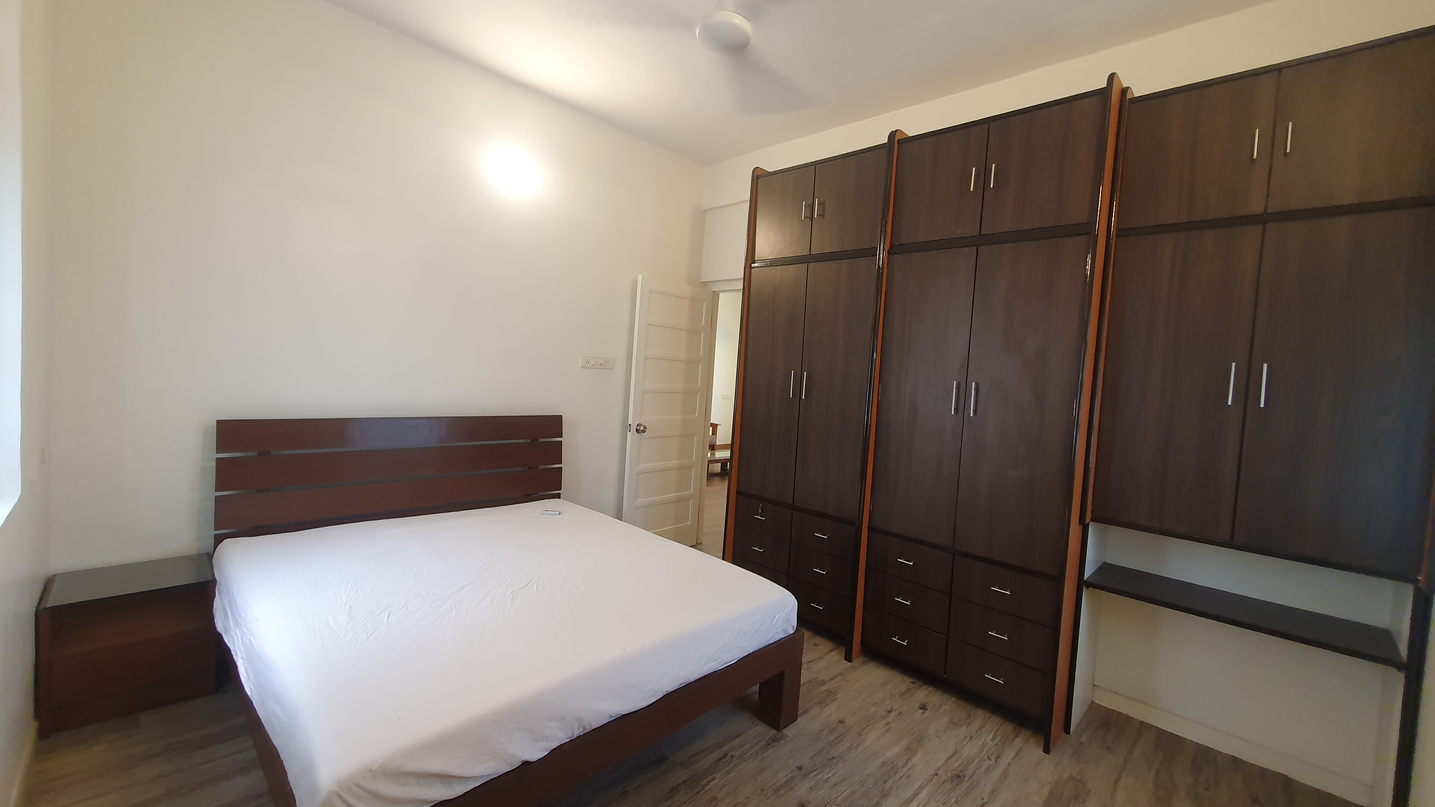 2 BHK Apartment for Rent in 28th Road Mumbai
