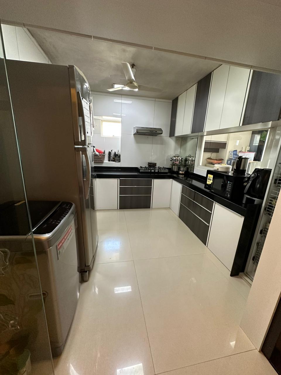 3 BHK Apartment for Rent in Almeida park Mumbai