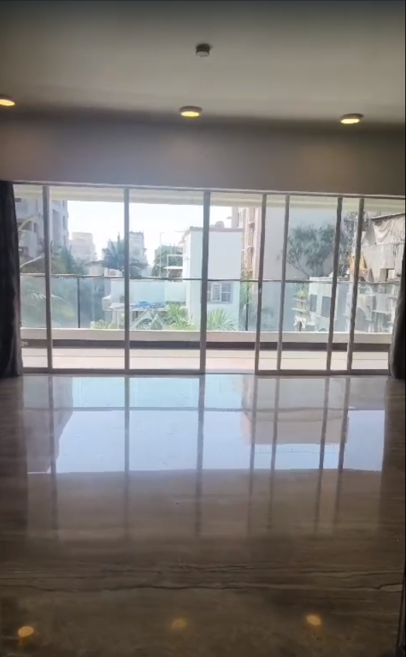 5 BHK Apartment for Sale in N S Road Mumbai