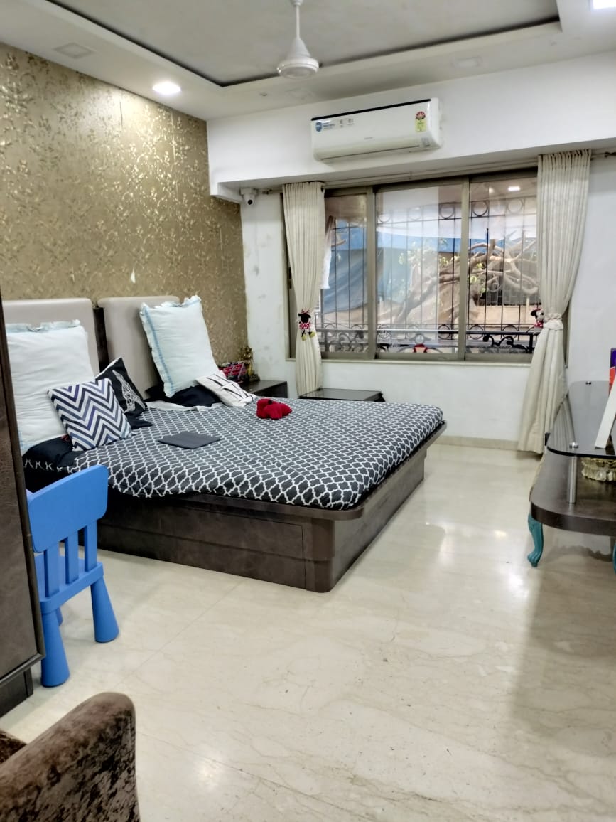 5 BHK Apartment for Sale in N S Road No 9 Mumbai