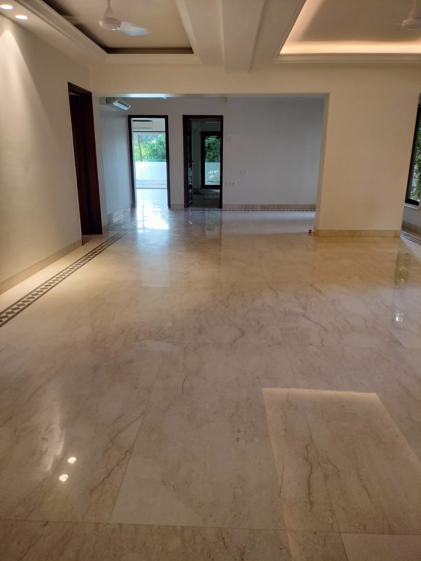 4 BHK Apartment for Rent in Bandra West Mumbai