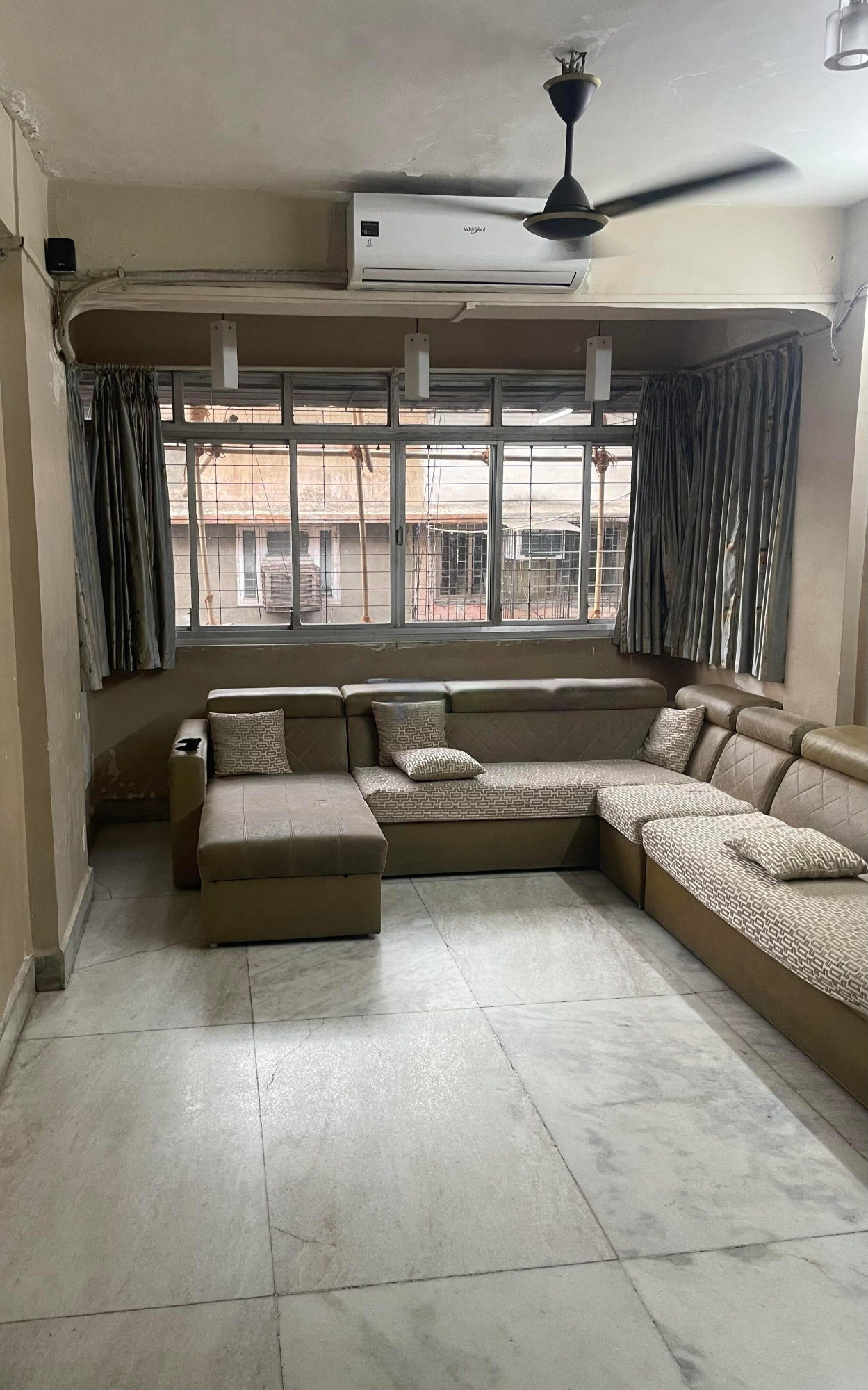 2 BHK Apartment for Sale in Santacruz West Mumbai