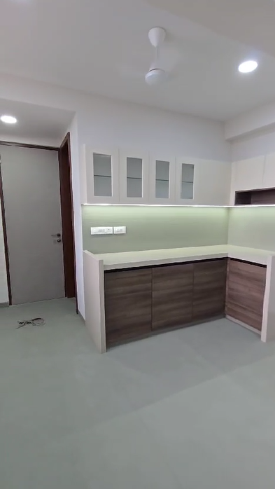 4 BHK Apartment for Rent in Gulmohar Cross rd no.4 Mumbai