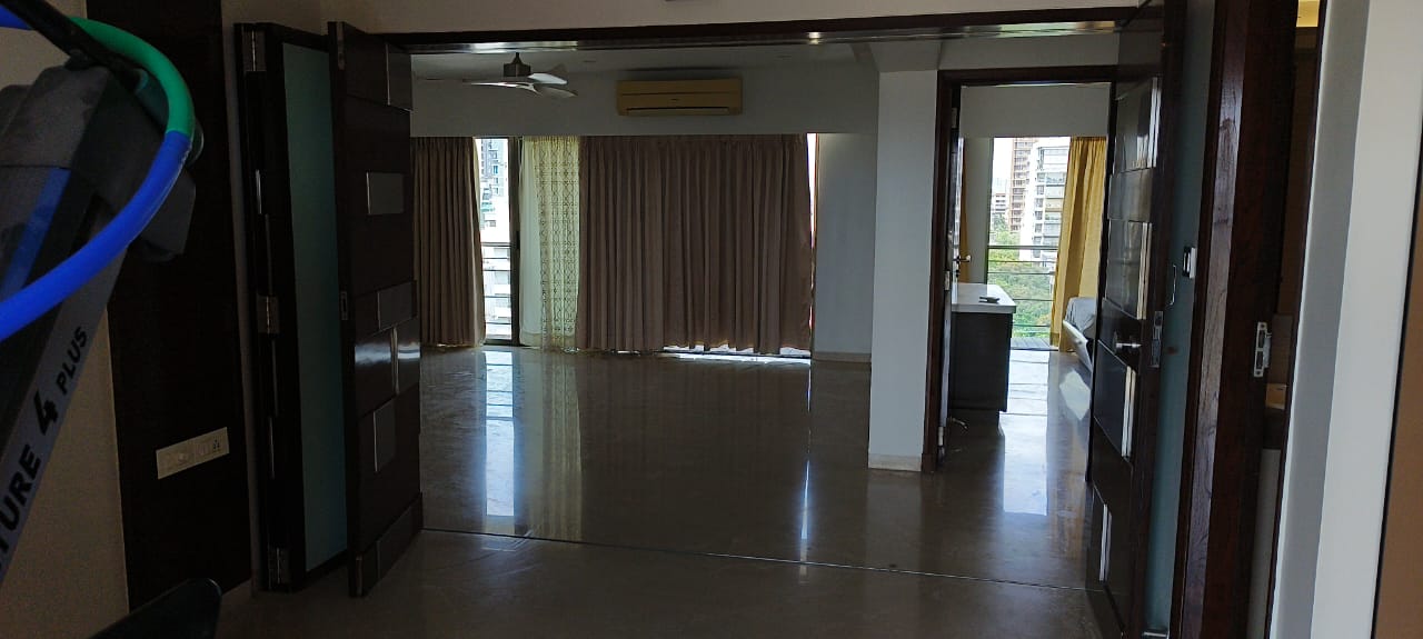 4 BHK Apartment for Sale in Almeida park Mumbai