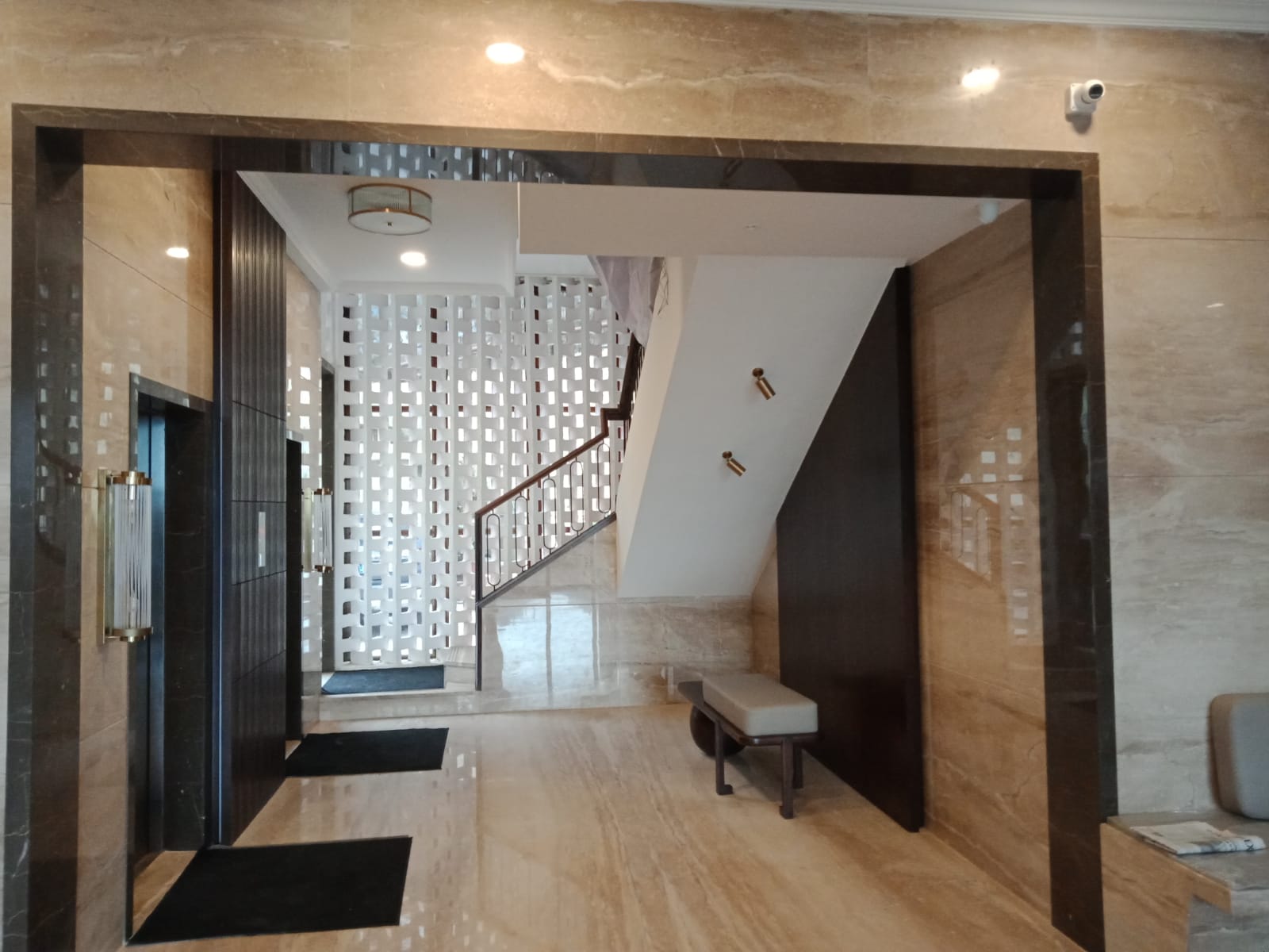 2 BHK Apartment for Rent in Walkeshwar Mumbai